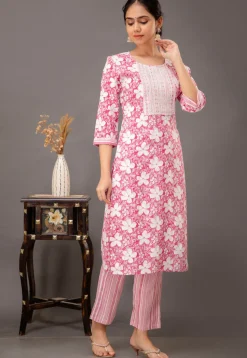 Casual Wear><noscript><img width=