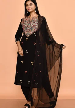 Wedding Wear>Utsav Fashion Hand Embroidered Crepe Pakistani Suit in Black