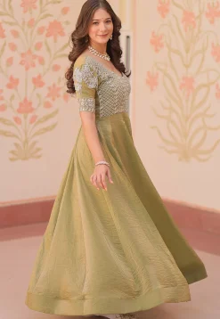 Gowns><noscript><img width=