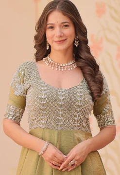 Gowns><noscript><img width=